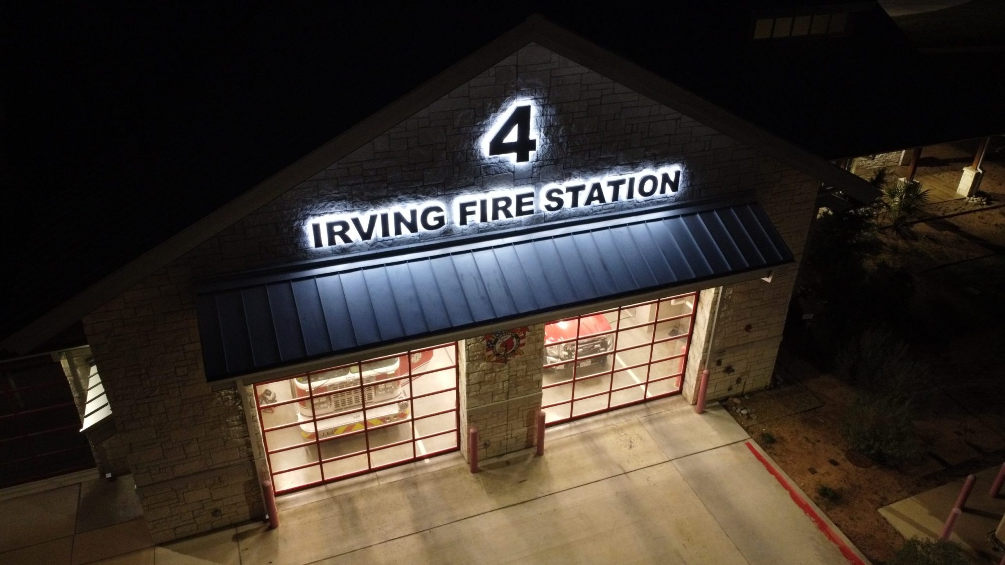 Bright Reverse Channel Building Sign Halo Light Letters